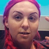 Українка – Зеленському: Хочу відкрити тобі, Вова, велику таємницю. Не всі українці, що живуть за кордоном, миють посуд в Італії або будують багатоповерхівки..