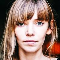 Киянка → Зеленському: “Ні, я хочу щоб ця різниця була між мною і умовним “г@вн@едом” з ОРДЛО, який poзпopював живіт Рибаку в 2014-му…”