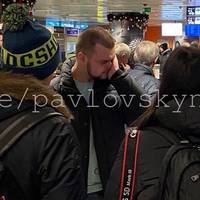 Чоловік в Борисполі чекав свою дружину, яка летіла бортом “Тегеран-Київ”.. Про те, що сталося він почув від..