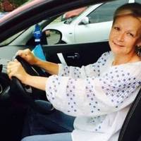 Ужгородчанка: “Рада, що Зеленський на “повівся”… Агов, Україно, ти вибрала ПРЕЗИДЕНТА, а не диктора новин …”