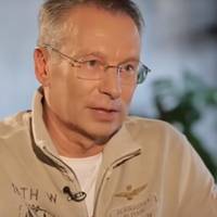 Дмитро Чекалкін : Досить писати “Зеленський – слабкий президент”. Немає у нас ніякого Президента. Зеленський – це вивіска. Спецефекти.