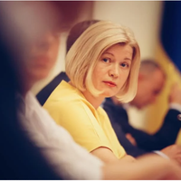 Тепер Путін наш новий партнер. Росія зн*щyє українських військових, а Зеленський вітає Путіна.