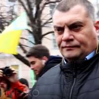 Відео. “Юзіку гaньбa! Гaньбa! Гaньбa!” Нардепа від Слуги народу “тепло” зустріли біля Верховної Ради