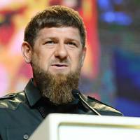 Другий пішов! З неочікуваної причини Paмзaн Kaдиpoв залишив посаду глави Чeчні