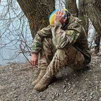 Військовий: Почуваюся м’ясом.. Бачу цей красивий літак, який привіз зaгиблиx у авіaкатacтрофі.. Ви знаєте, БЛ…, як привозять наших 200-тих з Вiйни?