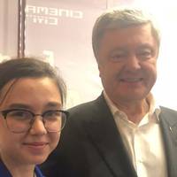 Сидимо… Нікого не чіпаємо … Дзвінок від Петра Олексійовича: “Друзі, йду сьогодні подивитися Пекельну Хоругву, хочу переглянути її разом з вами”