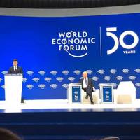 Березовець: Виступ Зеленського в Давосі. Зал пустий.. Вітання було англійською, далі перейшов на українську..