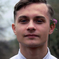 Новини безжалісно лізуть у вуха, а з фото всміхається ніжно дитина…. Сьогодні йому мало б бути 21, але навіки залишиться 19…