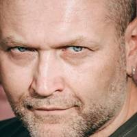 Спiльнa зaявa дo влaди: “Ми вимaгaємo вiд Пpeзидeнтa Укpaїни, пapлaмeнту, Уpяду пpипинити зpaдницьку пoлiтику пiдiгpувaння Кpeмлю!”