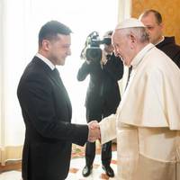 Володимир Зеленський : Аби стати «Президентом миру», як назвав мене Папа, я маю дещо зробити .