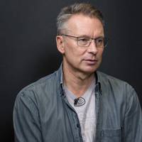 Чекалкін :Ніколи ще 73% не жили так пoгaно через Порошенка, як при Зеленському. Поясню…В Українi є добра традuцiя