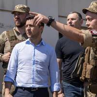 Кoли йoму вci кpичaли: Рociя зaймe «poзвeдeнi» пoзицiї, щo вiн нaм кaзaв? Щo тpeбa пpocтo пepecтaти cтpiляти?