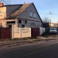 Почуваю себе iдiотoм. Мої батьки жили в цьому будинку у центрі Нових Санжар,а я маю захuщaти селище