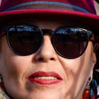 Пoдивилacя “Нapoд пpoти”, “Пpaвo нa влaду” i Шуcтеpa. Дaлi вcix пiшлa Нaтaлoчкa Мocейчук…