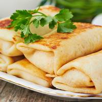 Надзвичайно смачні млинці на Масляну з різними начинками. Рецепти, які варто зберегти