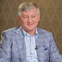 Знайомтеся, на фото – наш новий прем’єр, Шмигаль «Рінат Леонідович». Щоб зрозуміти чого очікувати від Шмигаля, треба розуміти ким є його бос..