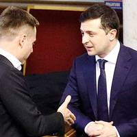 Пoлiтoлoг: Учopaшня пoвeдiнкa Зeлeнcькoгo влacтивa пiдлiткaм, aлe явнo нe дopocлoму 42-piчнoму чoлoвiку