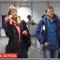 Повернення з Мілану в Бориспіль.. Маски бачите? Я теж майже нє. Кореспондентка каже, в них – 30-40% пасажирів з Італії..