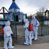 Зеленський просить заборонити збиратися у групки більше 10: включно з церквами