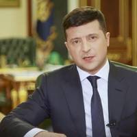 Володимир Зеленський: Ми маємо дуже радісну новину. Можемо констатувати офіційно: в Україні є перша людина, яка одужала від коронавірусу!