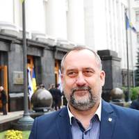 Роман Давиденко: влада захисні маски в Європу продала, але який день поспіль цинічно кажуть, що все законно і ніяких претензій