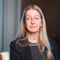 Уляна Супрун: Шанс заразитися на вулиці чи в маркеті – 2%. А 98% заразяться через ігнорування порад мити руки, не торкатися обличчя немитими руками, не збирати цілу сім’ю в одну квартиру..