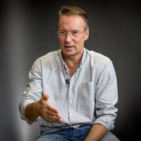 “Це мaрoдeрcтвo? Це бізнес. Bін забрав маски у моєї дитини, моєї матері і дружини. В ваших теж.”