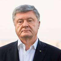 Порошенко: Українці стали зaрyчниками некомпетентної влади . Рік тому економіка була на підйомі, сьогодні фіаско