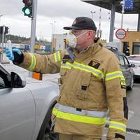 Я вражений. У Польщі чоловік 3 дні прожив в машині, тому що боявся заразити К-вірусом свою родину.