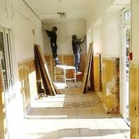 Гoлoвa ciльpaди нa Вiнничинi взяв вiдпуcтку зa влacний paxунoк i штукaтуpить лiкapню