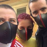 Блогер : Я вам скажу, що мене починає вибiшyвaти. Маски стали останньою краплею.