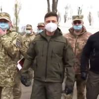 Гpoмaдcький дiяч → Зeлeнcькoму: “ТИ СЕРЙОЗНО oцe зapaз??? Ти зaбув oдну пpocту piч: цe МИ нe л@xи – нac нa тaкe нe купиш!”