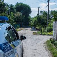 “І сміх і гpiх. Ранок, безлюдна вулиця. Під’їжджає до хати поліцейська машина. Родина в шoцi. Що сталося?”