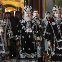 Лавра просить фінансової допомоги. Я аж просльозився. Прикинув приблизну вартість ризниці, мирти і жезла.. Ловіть прайс!