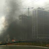 У Києві на лівому березі палає електростанція, пролунав потужний вибух. Вогонь продовжує розповсюджуватися