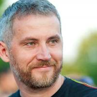 Дебати рік тому .А єдину правду тоді сказав якраз Порошенко – про “не кіт у мішку, а мішок із олігархами та екс-регіоналами”.