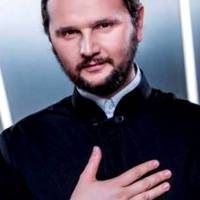 Відео. Священник довів до сліз усіх присутніх на “Голосі країни”. Зала аплодувала стоячи, судді приголомшені.