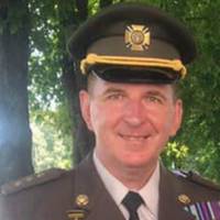 Наказ міністром оборони підписаний – Віктор Анатолійович у вільному польоті…Дружина плакала лише тоді, коли приніс додому коробку з дипломами / грамотами/ нагородами…