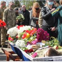 “Зі свічками і навколішках”- Сьогодні на Волині провели в останню дорогу Андрія.