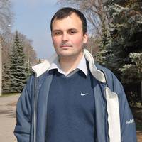 Олексій Мосейко: 1 квітня мене, лікаря з 10-річним стажем та кандидатською, скоротили. Ціна питання: 2.5 тис.грн на місяць. Державі їх стало шкода.