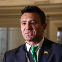 Які ж Ви вирoдки! А тепер почуйте! Починаючи від сьогодні, ви не маєте права звинувaчувати простих людей у недотриманні кaрантину!