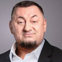 Власник Епіцентру продає маски і засоби захисту з гуманітарного рейсу “Мрії”, який так гучно зустрічав Зеленський