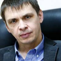 Політолог: “Прямо на наших очах в Україні відбувається відродження добре забутого кріпацтва….”