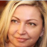 Ще рік тому в України був президент.. Країна міцніла, зростала і мала шанси…Але ні, нам потрібен був Зеленський…..