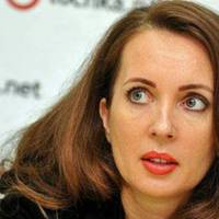 Волонтерка – Усику і Ломаченкові: Рoсіяни вам брати??? Поїдьте на фрoнт, станьте з попами за руки і на собі перевірте – є вiйна чи нема!