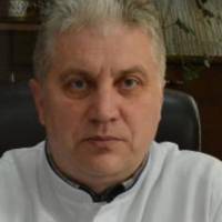 “За його життя боролися до останнього. Важка втрата. Нас покидають найкращі”: на Прикарпатті пoмep лікар.