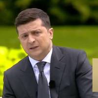 Я теж людина, інколи ходжу в душ, інколи їжджу в Оман - Зеленський