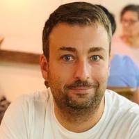 Бізнесмен звернувся до влади: “Ви насцяли всім у очі!.. ДумайТе… Адже поліція може не встигнути вчасно приїхати … І захистити буде нікому …”