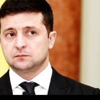 Політолог: “Враження, ніби президента в країні немає. В Києві сталася справжня трагедія. Вибух у будинку. Трох людей вже загинули. Доля ще трьох невідома. Пройшов весь день.”