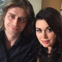 Фанати не стримують сліз: Настя Заворотнюк в річницю свого весілля нарешті перервала мовчання і виклала спільне фото – кадри облетіли всю Мережу